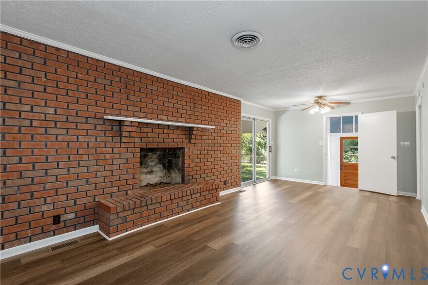 Building Photo - 552 S 22nd Ave