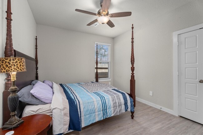 Building Photo - 713 Ivory Crk Ct