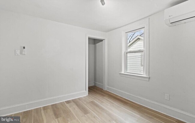 Building Photo - 715 E Haverford Rd