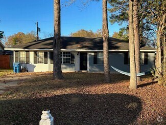 Building Photo - Four Bedroom Haughton Home