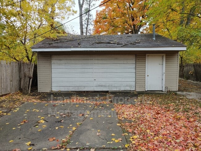 Building Photo - 19152 Sunderland Rd
