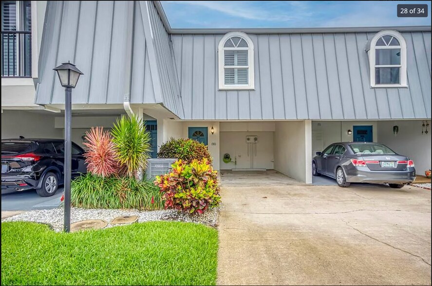 Building Photo - 382 Golfview Rd