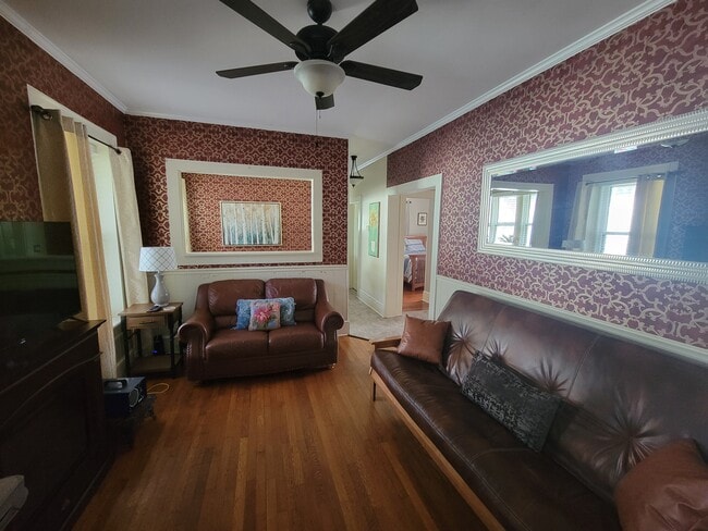 Building Photo - 33 Pigeon St