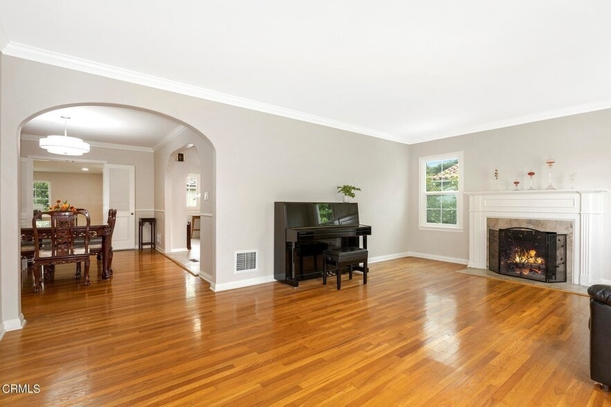 Den - 2963 Sheffield Rd