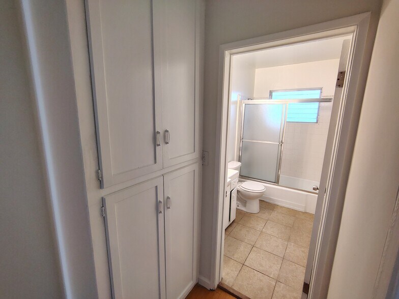 Building Photo - 7920 Selma Ave