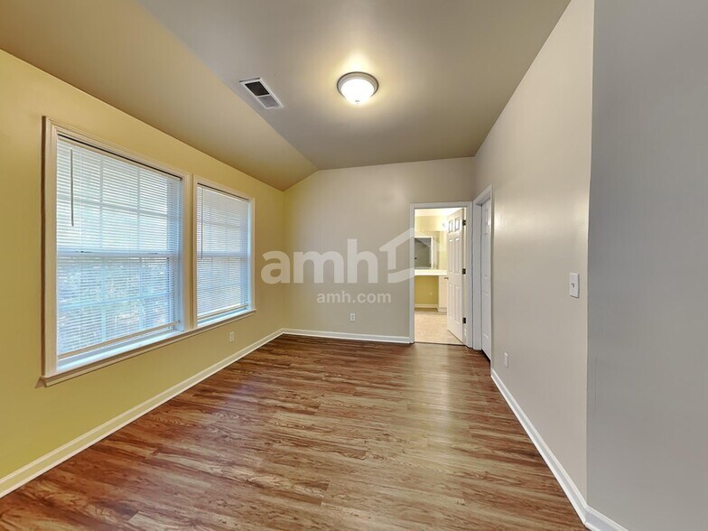 Building Photo - 2673 Blowing Wind Cir