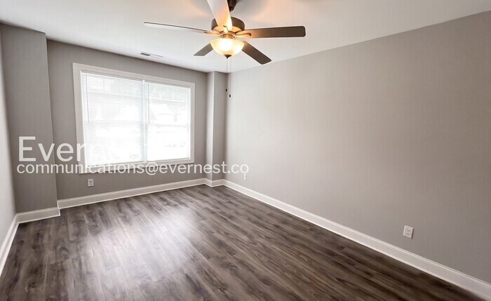 Building Photo - 5347 Roosevelt Rd