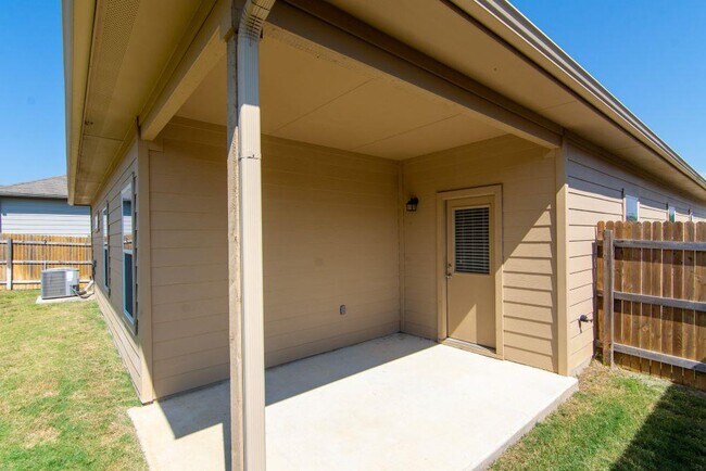Building Photo - 649 Donegal Ln