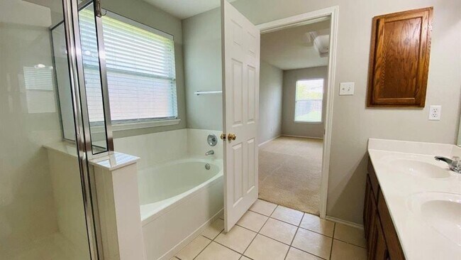 Building Photo - 207 Golden Gate Dr