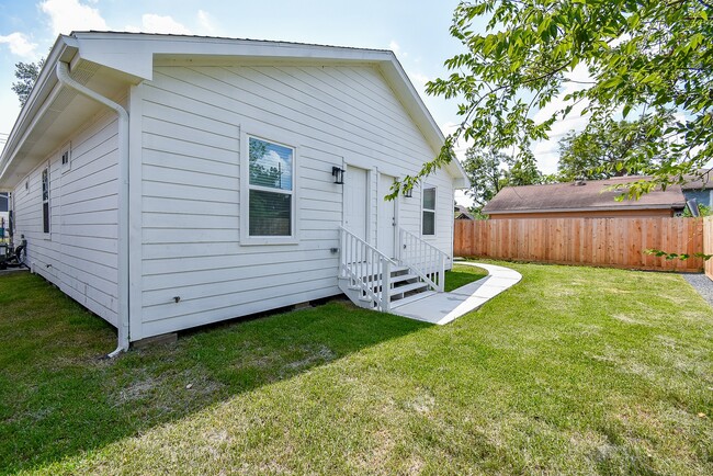 Building Photo - 2509 Terry St