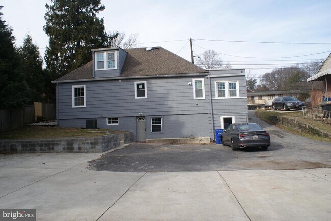 Building Photo - 9207 Colesville Rd