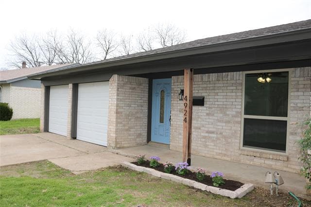 Building Photo - 4924 Cummings Dr