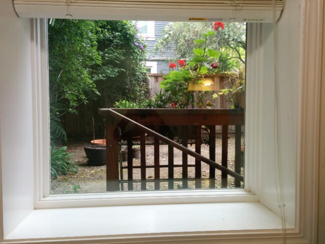 Building Photo - 1731 Dwight Way