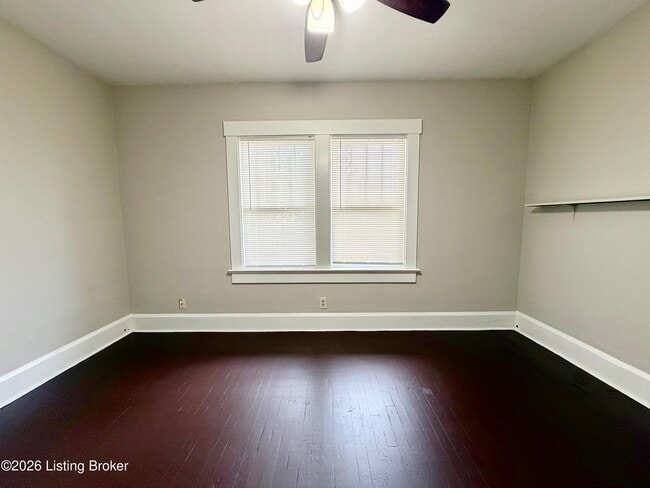 Building Photo - 2013 E Oak St