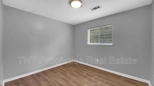 Building Photo - 1103 Glade St