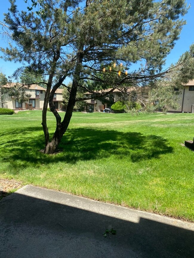 Building Photo - Village Seven 2 Bedroom Townhome with Woodburning Fireplace and Extra Storage