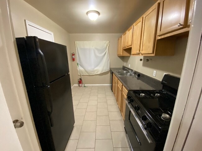 Building Photo - 26280 Pinehurst St