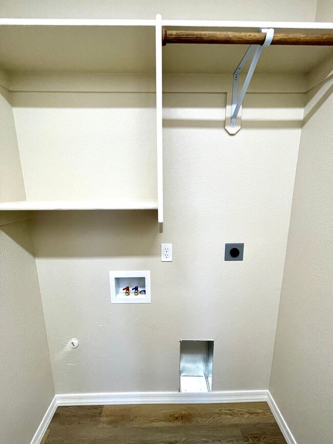 Building Photo - Beautiful 2024 Built 3 Bedroom Home in Legacy Ranch!