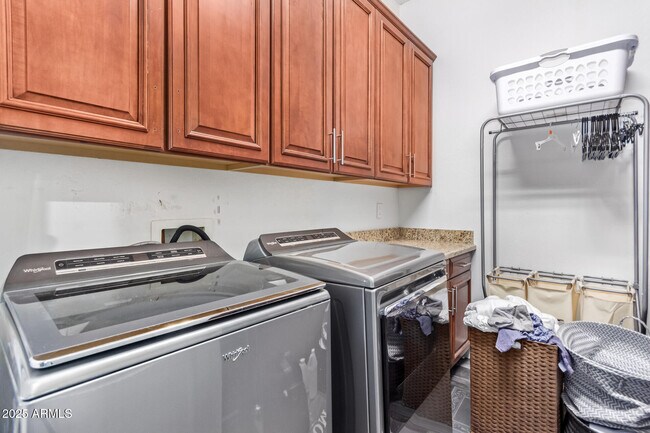 Building Photo - 10230 E Cochise Dr