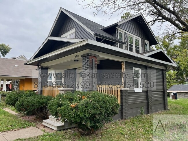 Building Photo - Beautiful Midtown Rehab! Section 8 OK, BON...