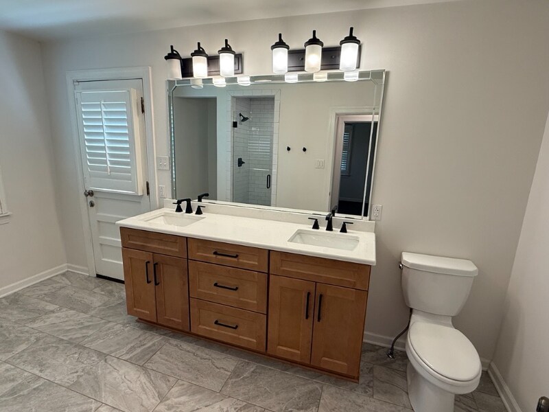 Building Photo - 2207 Pinewood Rd