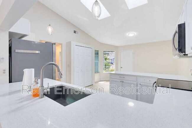 Building Photo - 7951 Merrimac Cove Dr