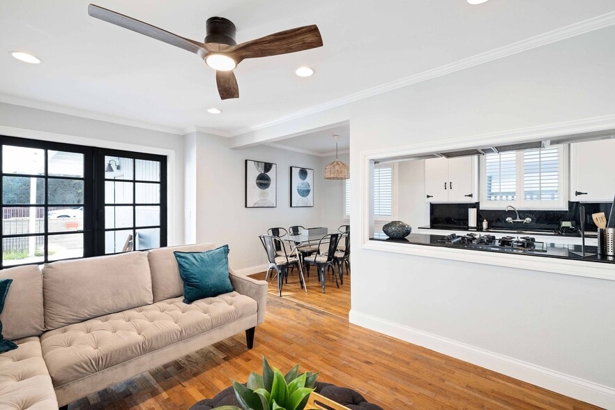 Building Photo - 1221 10th St