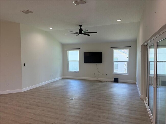 Building Photo - 16382 SE 83rd Ave