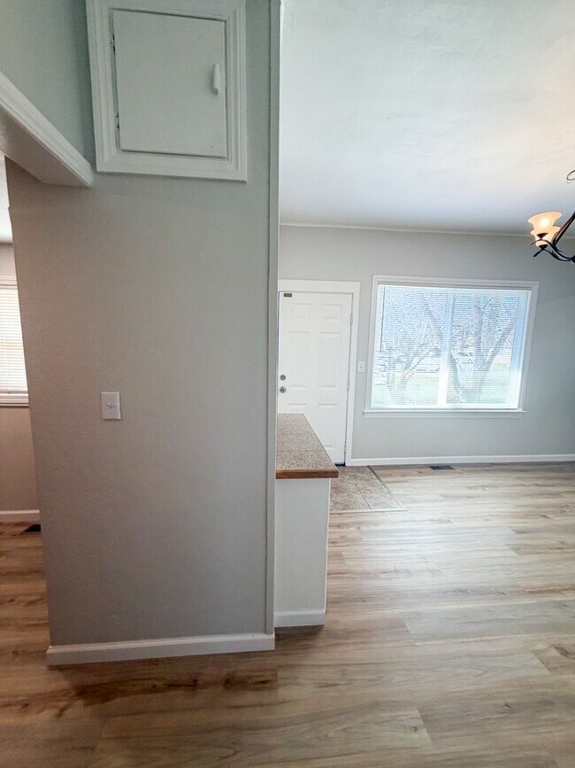 Building Photo - 2 BED, 1 BATH HOUSE