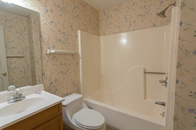 Building Photo - 1060 Windbrooke Ct