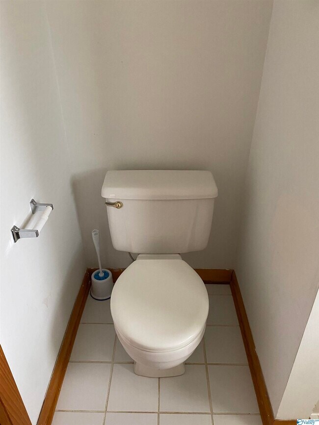 Building Photo - 4211 Tee Jay Dr NW