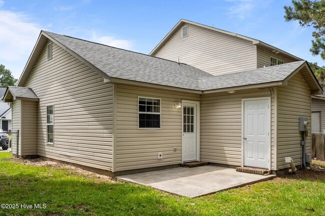 Building Photo - 1087 W Pueblo Dr