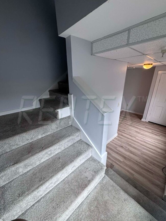 Building Photo - Apartment in Downtown Lisbon Falls