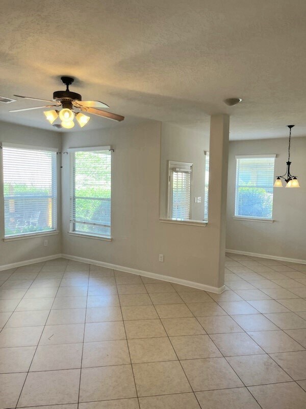 Building Photo - 2302 Cantabria Ln