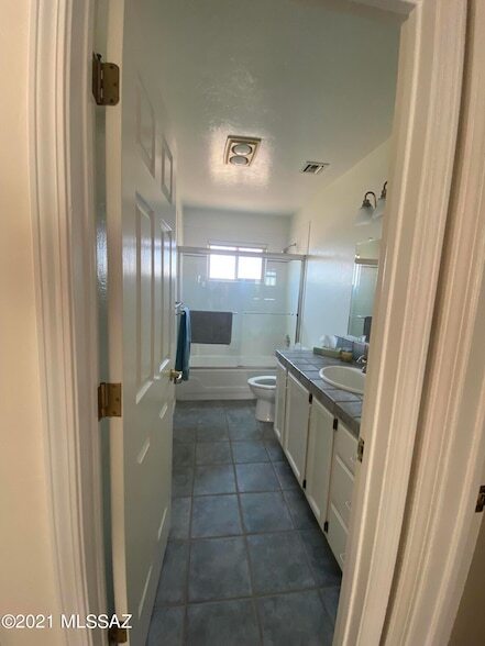 Building Photo - 3911 N Vine Tree Pl