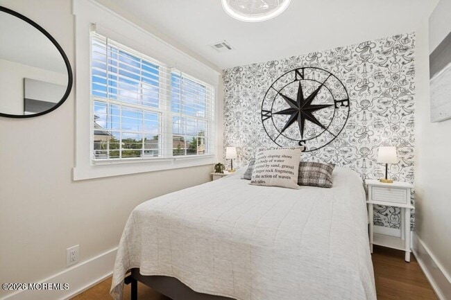 Building Photo - 124 2nd Ave