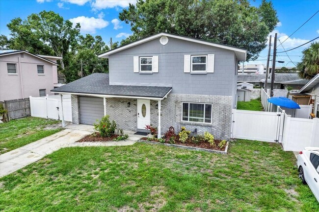 Building Photo - 6504 Lenore Dr
