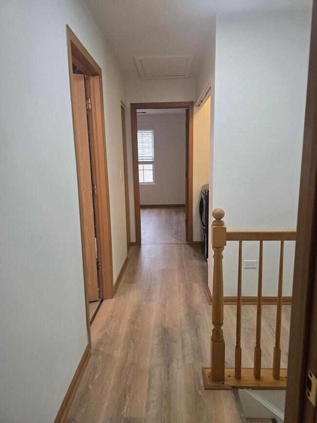 Building Photo - 4135 Oak Tree Ln