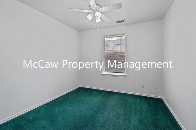 Building Photo - 509 W Cedar St