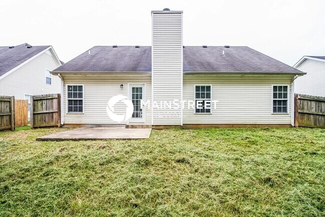 Building Photo - 3 Bedroom Pet-Friendly Home in Smyrna, TN ...