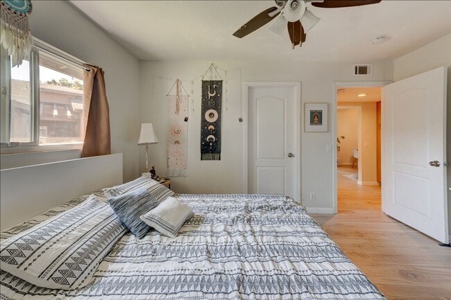 Building Photo - 510 Calle Montecito