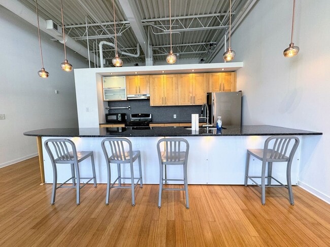 Building Photo - 1 BED | 1 BATH | MODERN CONDO with PARKING SPACE | MIDTOWN