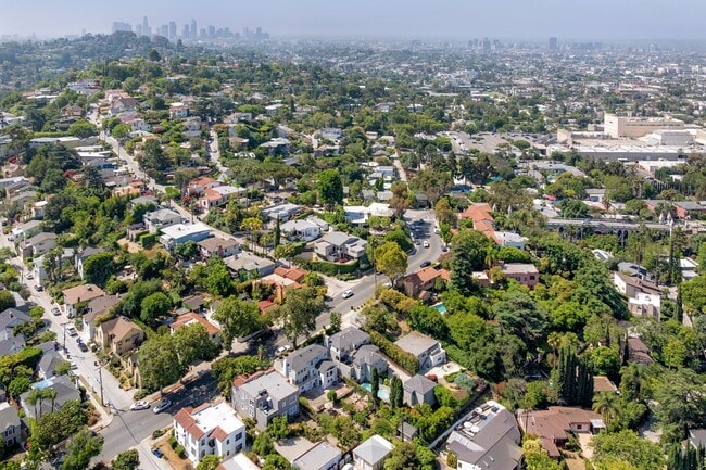 Building Photo - Stunning, remodeled rental in Historic Fra...