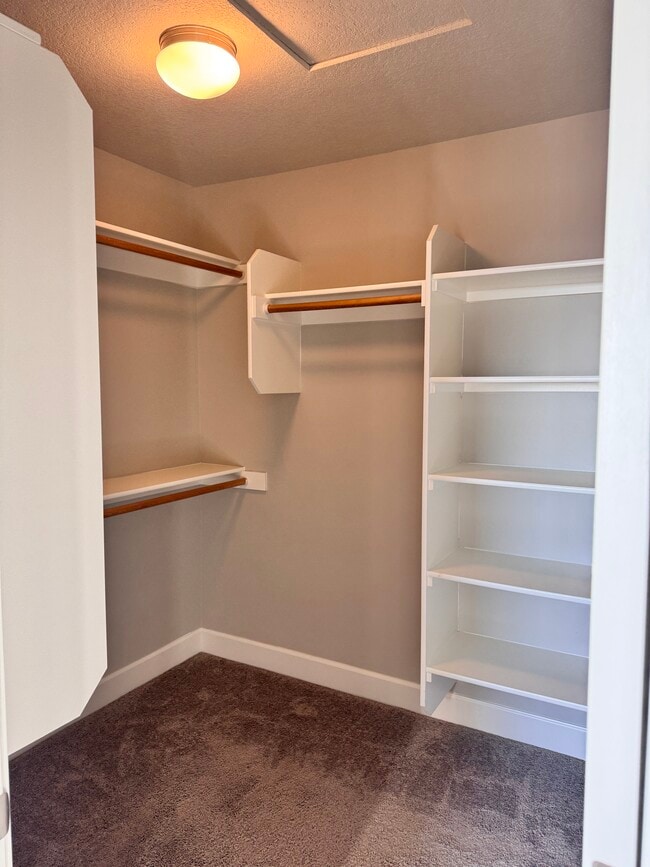 Building Photo - 12050 SW Autumnview St