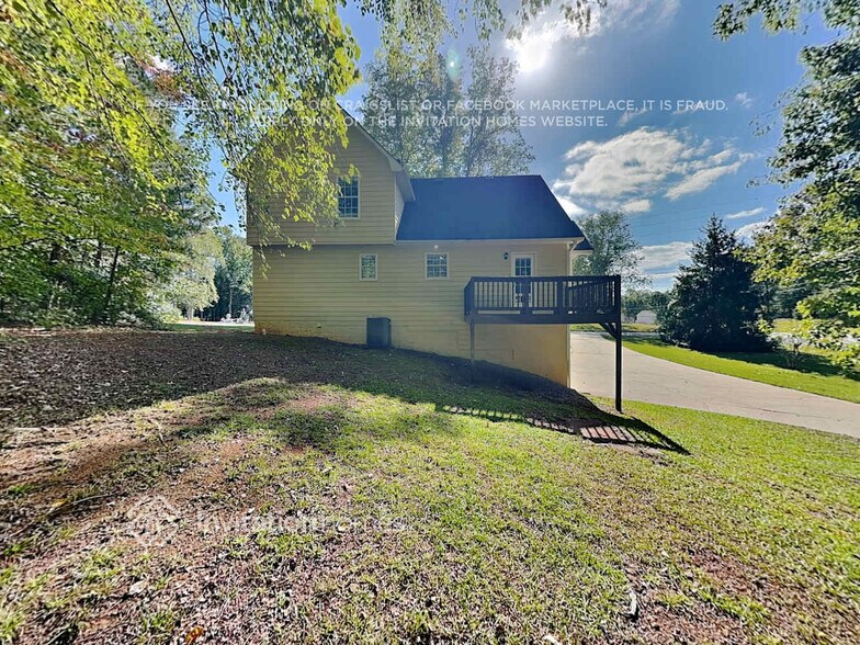 Building Photo - 249 King William Dr
