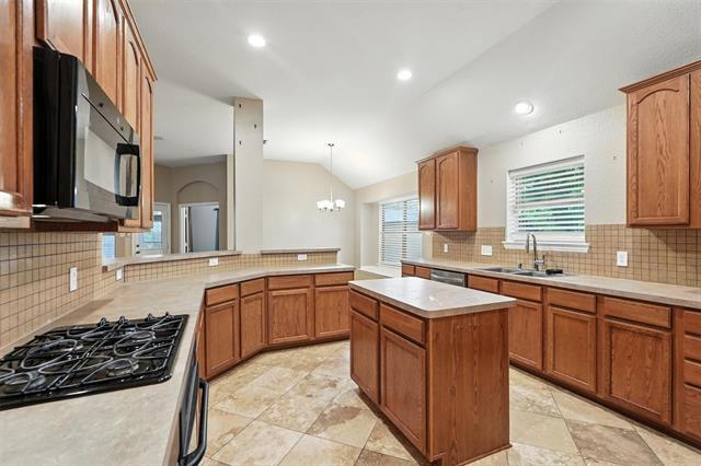 Building Photo - 3011 Clear Springs Dr