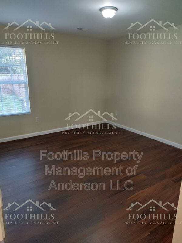 Building Photo - 110 Townsley Ct