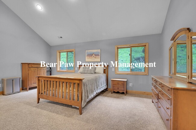 Building Photo - Spacious 4-Bedroom Retreat in Scenic Conif...