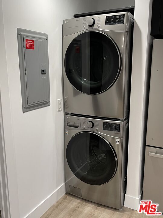 Building Photo - 9504 Gothic Ave