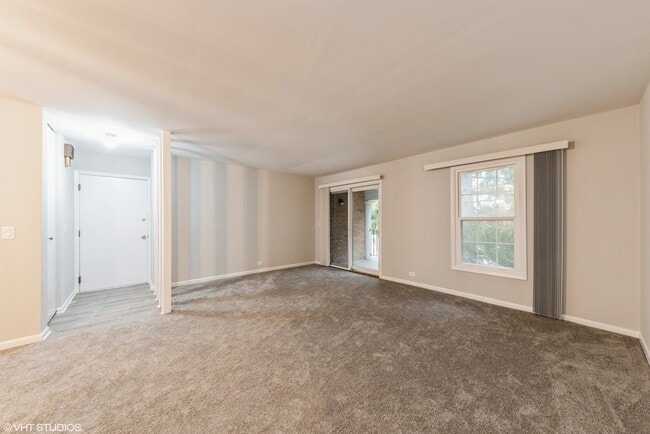 Building Photo - 560 Shorely Dr